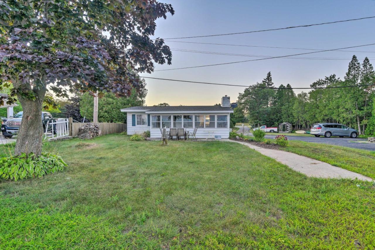 East Tawas Cabin With Lake Huron Access And Views المظهر الخارجي الصورة