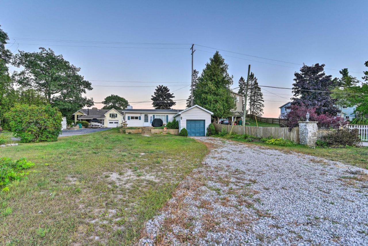 East Tawas Cabin With Lake Huron Access And Views المظهر الخارجي الصورة