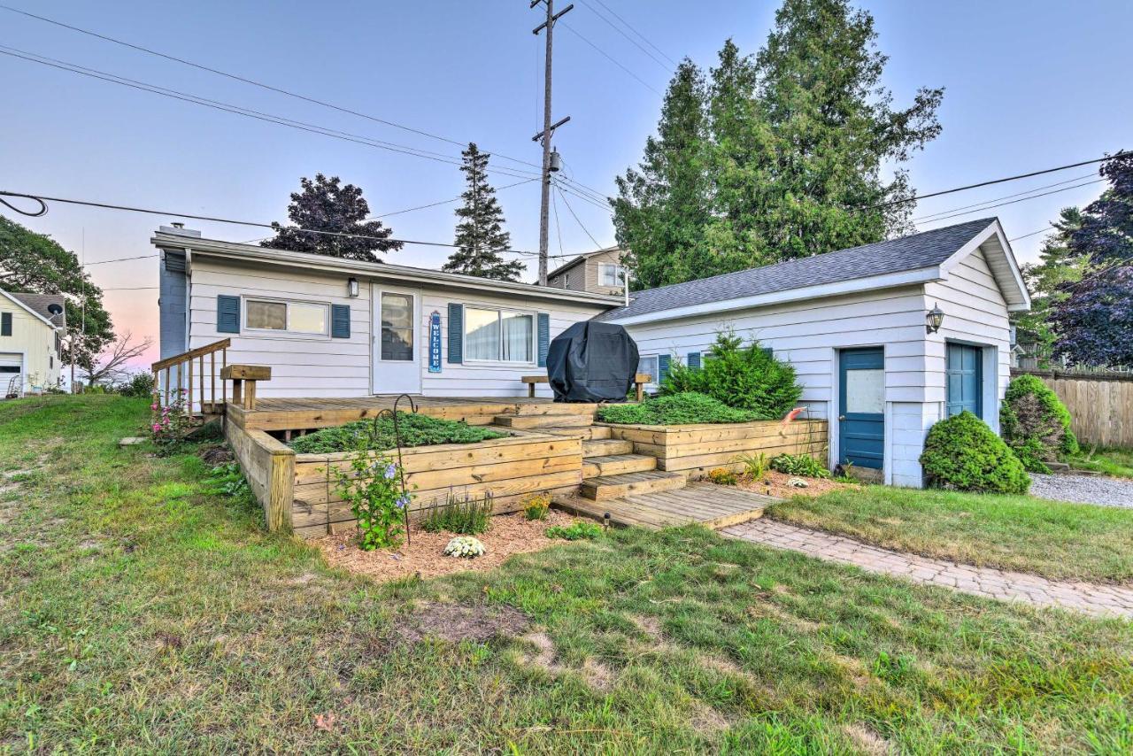 East Tawas Cabin With Lake Huron Access And Views المظهر الخارجي الصورة